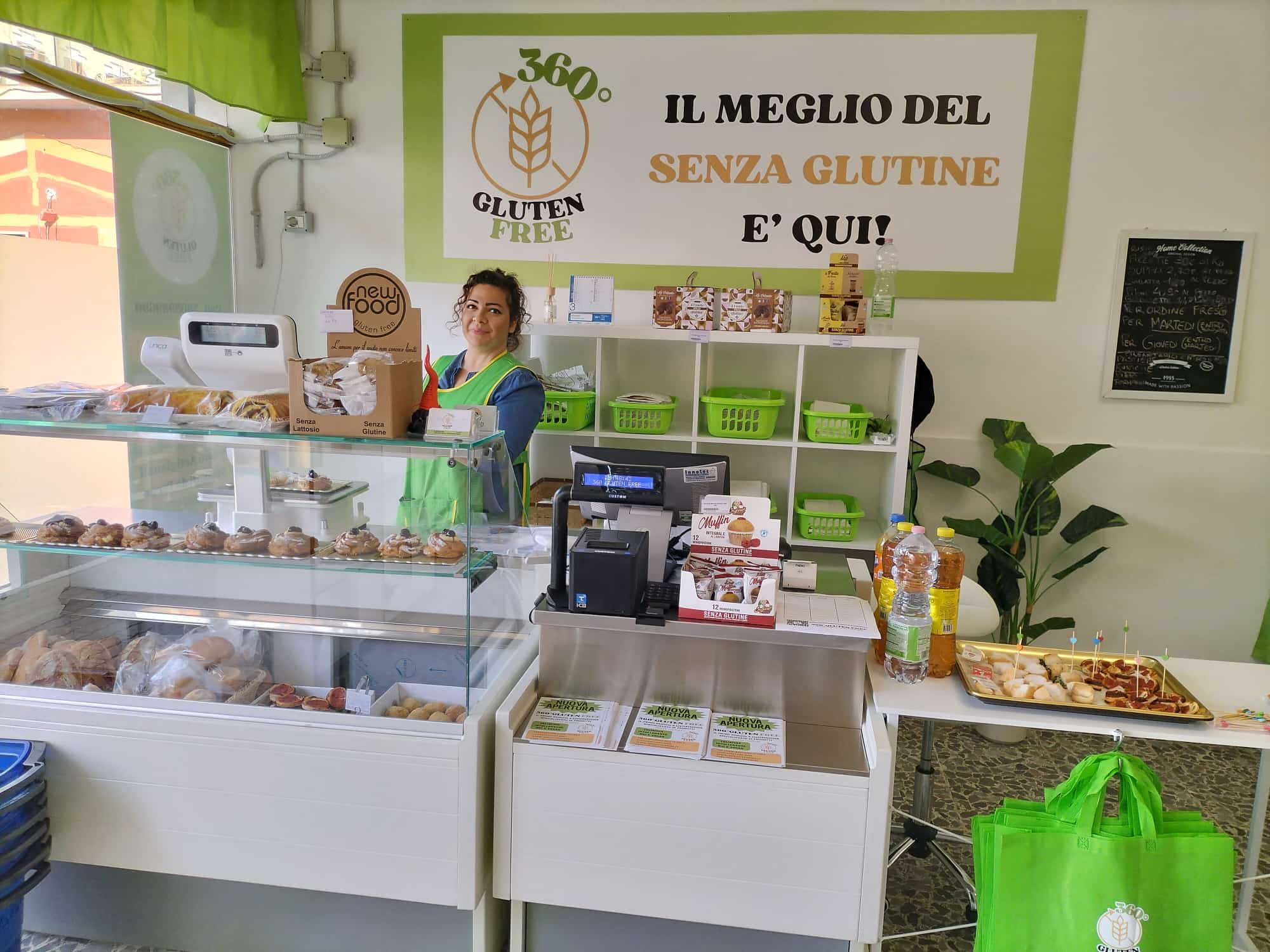 Interno del negozio 360° Gluten Free a Civitavecchia